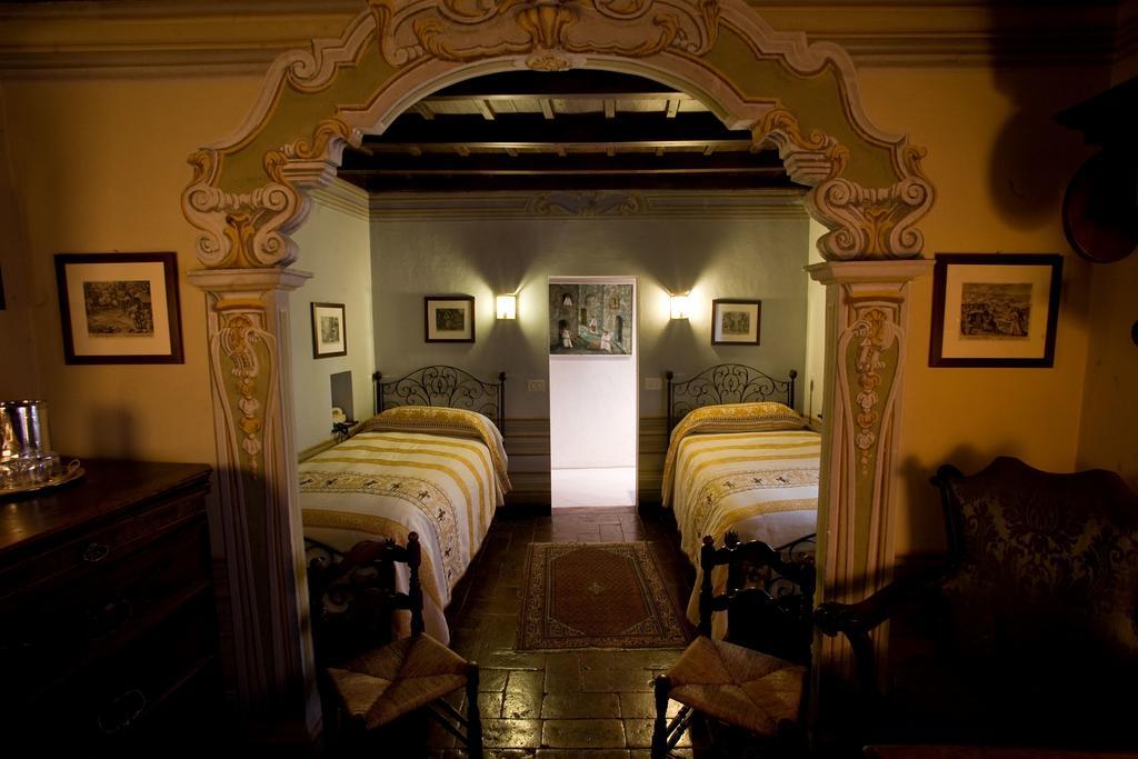 Residenza D'Epoca Eremo Delle Grazie Hotell Monteluco Rum bild