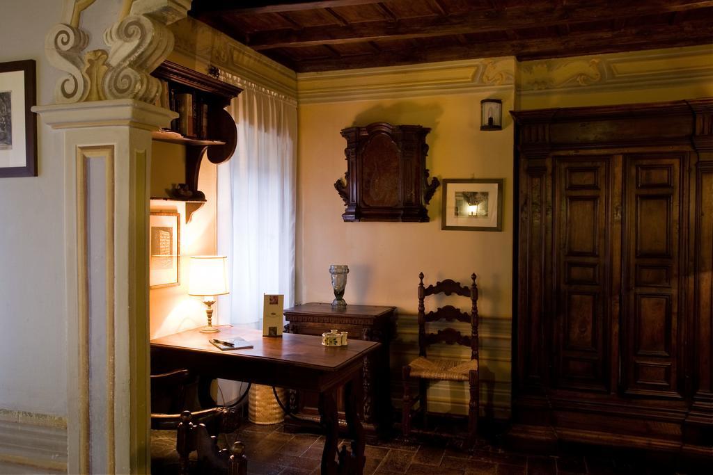 Residenza D'Epoca Eremo Delle Grazie Hotell Monteluco Rum bild