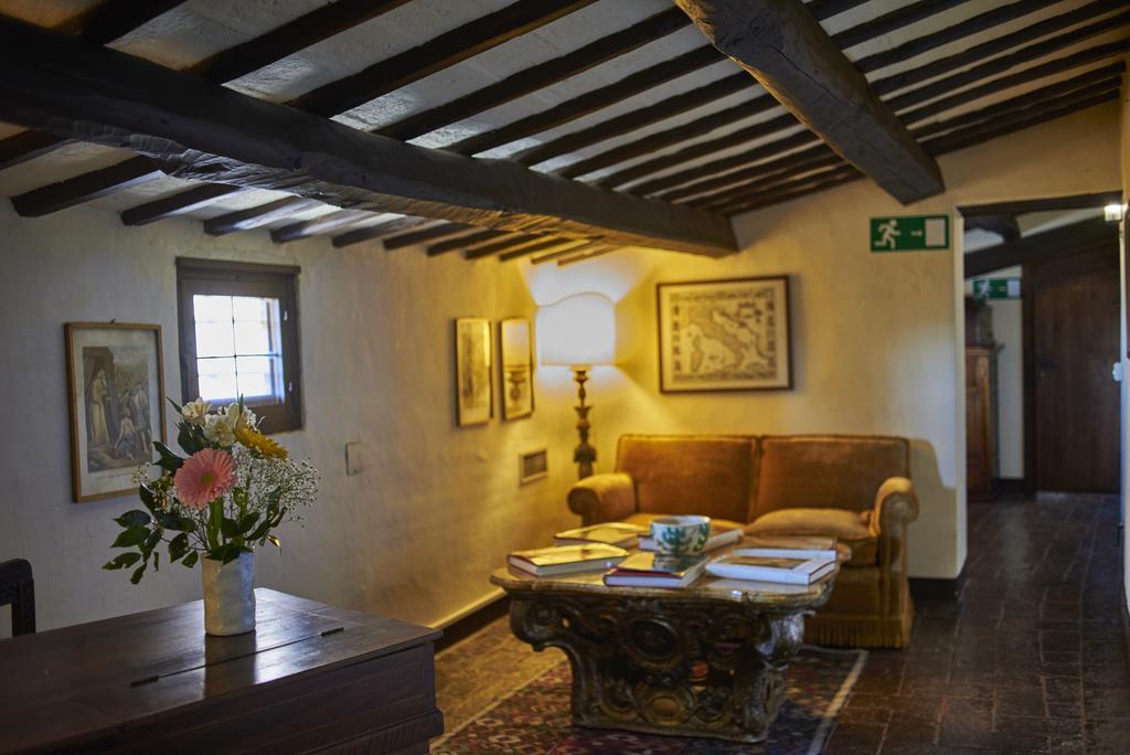 Residenza D'Epoca Eremo Delle Grazie Hotell Monteluco Rum bild