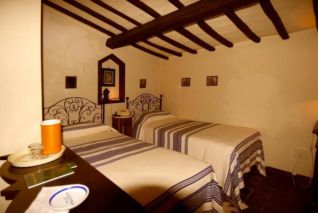 Residenza D'Epoca Eremo Delle Grazie Hotell Monteluco Rum bild
