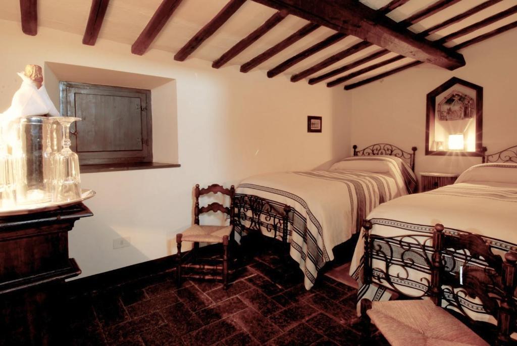 Residenza D'Epoca Eremo Delle Grazie Hotell Monteluco Rum bild