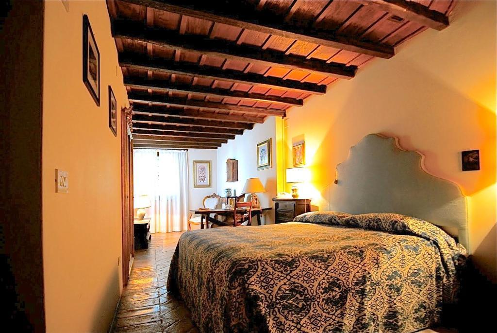 Residenza D'Epoca Eremo Delle Grazie Hotell Monteluco Rum bild